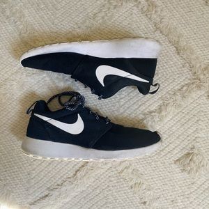Nike - Roshe Women’s